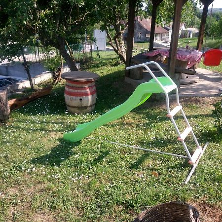Apartmani Jankovic Vrdnik Exteriör bild
