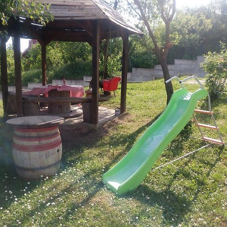 Apartmani Jankovic Vrdnik Exteriör bild