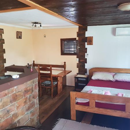 Apartmani Jankovic Vrdnik Exteriör bild