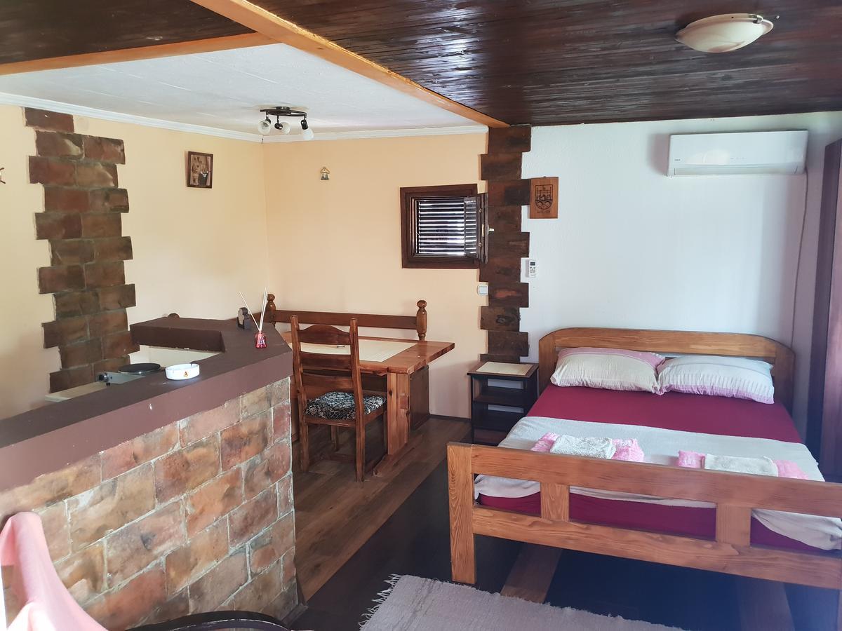 Apartmani Jankovic Vrdnik Exteriör bild
