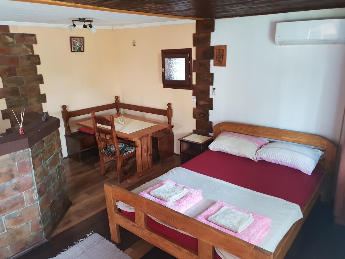 Apartmani Jankovic Vrdnik Exteriör bild