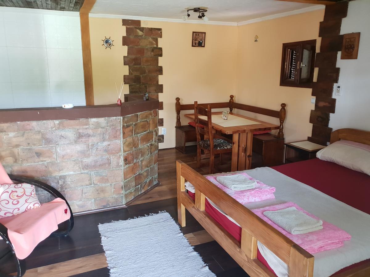 Apartmani Jankovic Vrdnik Exteriör bild