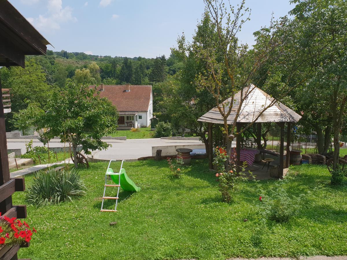 Apartmani Jankovic Vrdnik Exteriör bild